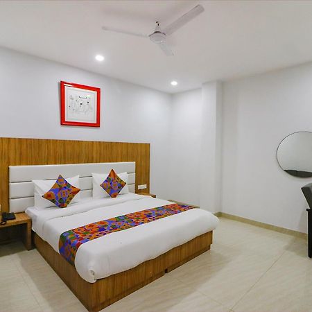 ורנאסי Fabhotel Premium Kashi מראה חיצוני תמונה