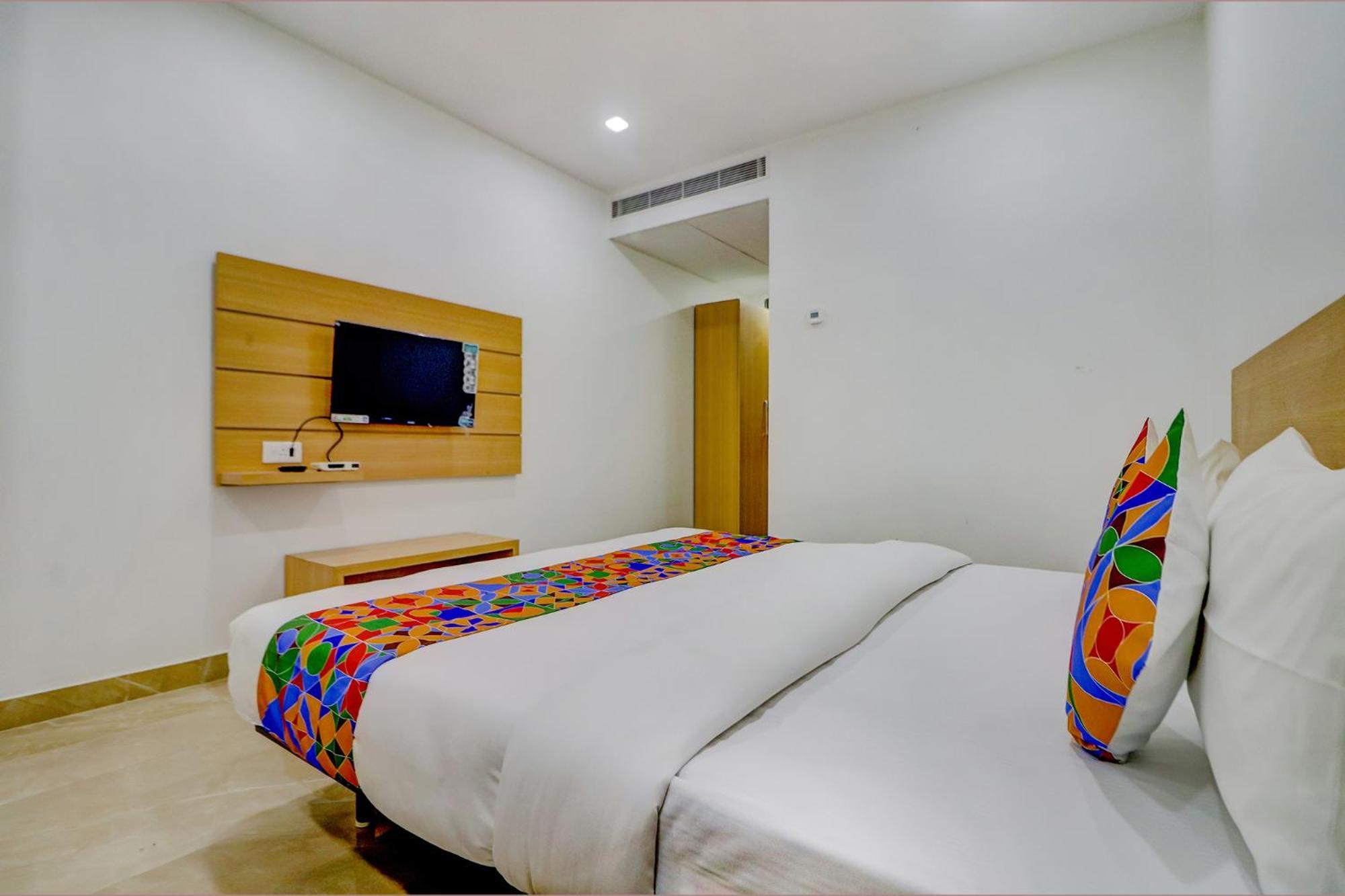 ורנאסי Fabhotel Premium Kashi מראה חיצוני תמונה